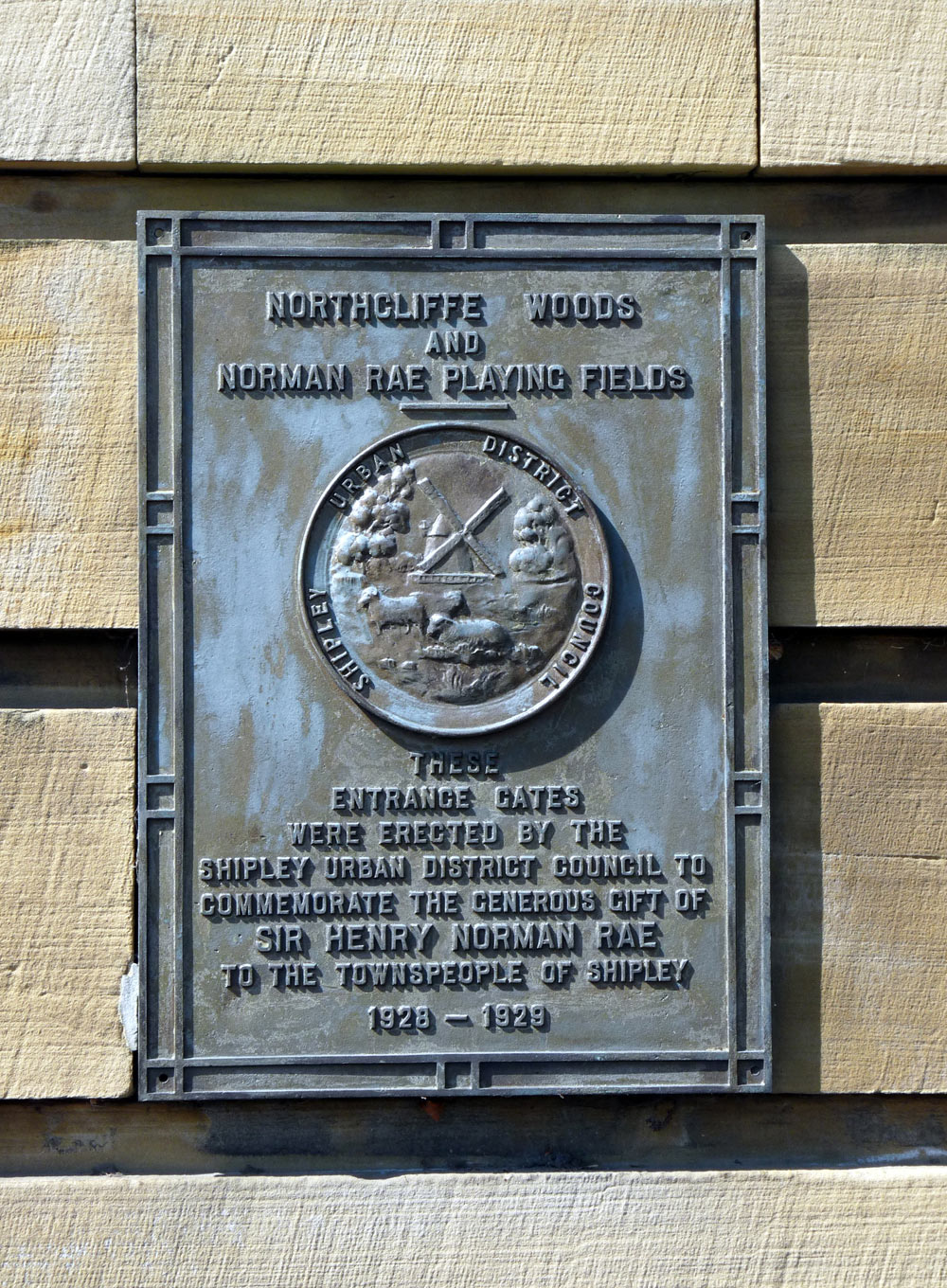 c-gates-plaque–taken-by-keith-scott_9225948644_o